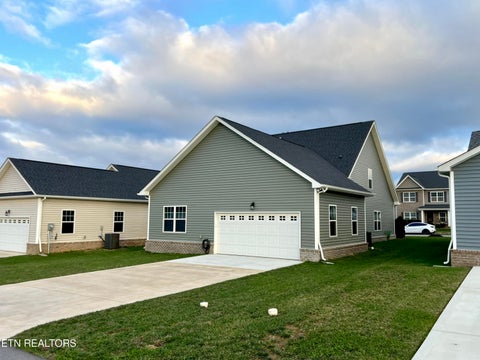 Tiny photo for 109 E Elderberry St, Oak Ridge, TN 37830 (MLS # 1323791)