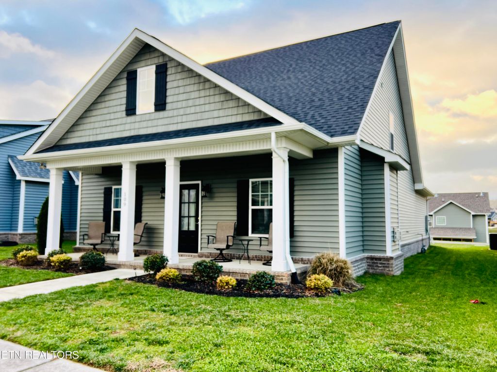 Photo of 109 E Elderberry St, Oak Ridge, TN 37830 (MLS # 1323791)