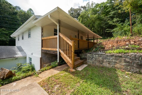 Tiny photo for 1150 Lake City Hwy, Clinton, TN 37716 (MLS # 1356244)