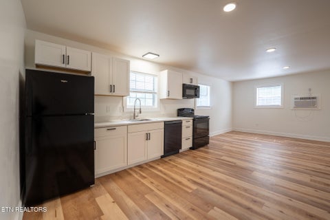 Tiny photo for 1150 Lake City Hwy, Clinton, TN 37716 (MLS # 1356244)