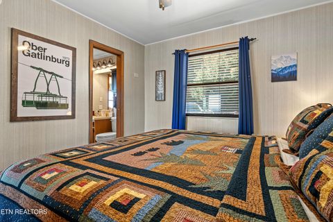 Tiny photo for 1839 Zurich Court Ct, Gatlinburg, TN 37738 (MLS # 1317486)