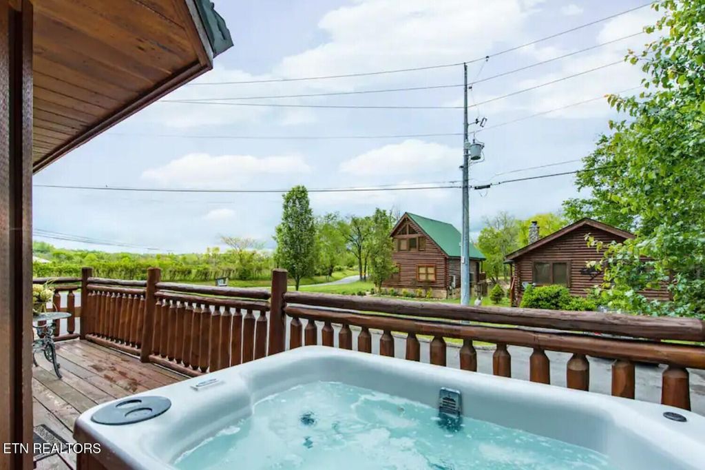 Photo of 2304 River Port Way, Pigeon Forge, TN 37863 (MLS # 1326262)