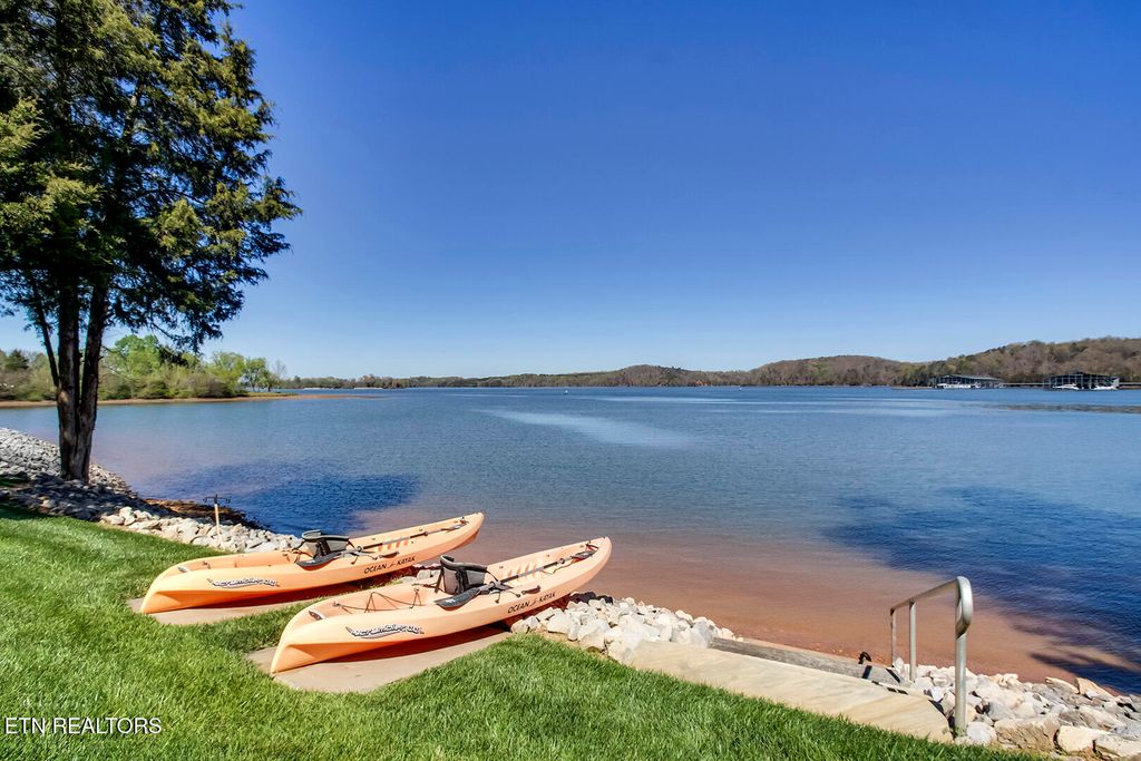 Photo of 18128 Lighthouse Pointe Drive, Lenoir City, TN 37772 (MLS # 1288716)