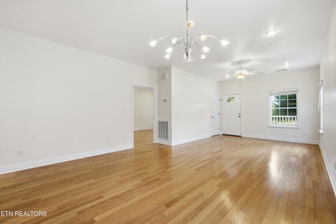 Tiny photo for 147 Liberty Court, Oak Ridge, TN 37830 (MLS # 1351490)
