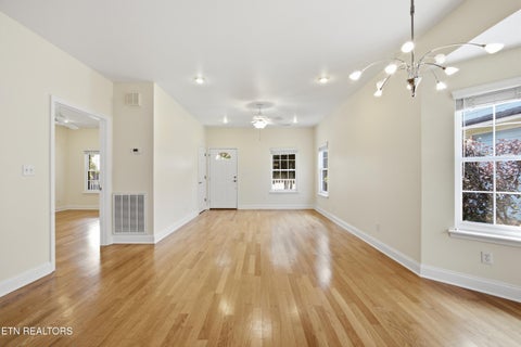 Tiny photo for 147 Liberty Court, Oak Ridge, TN 37830 (MLS # 1351490)