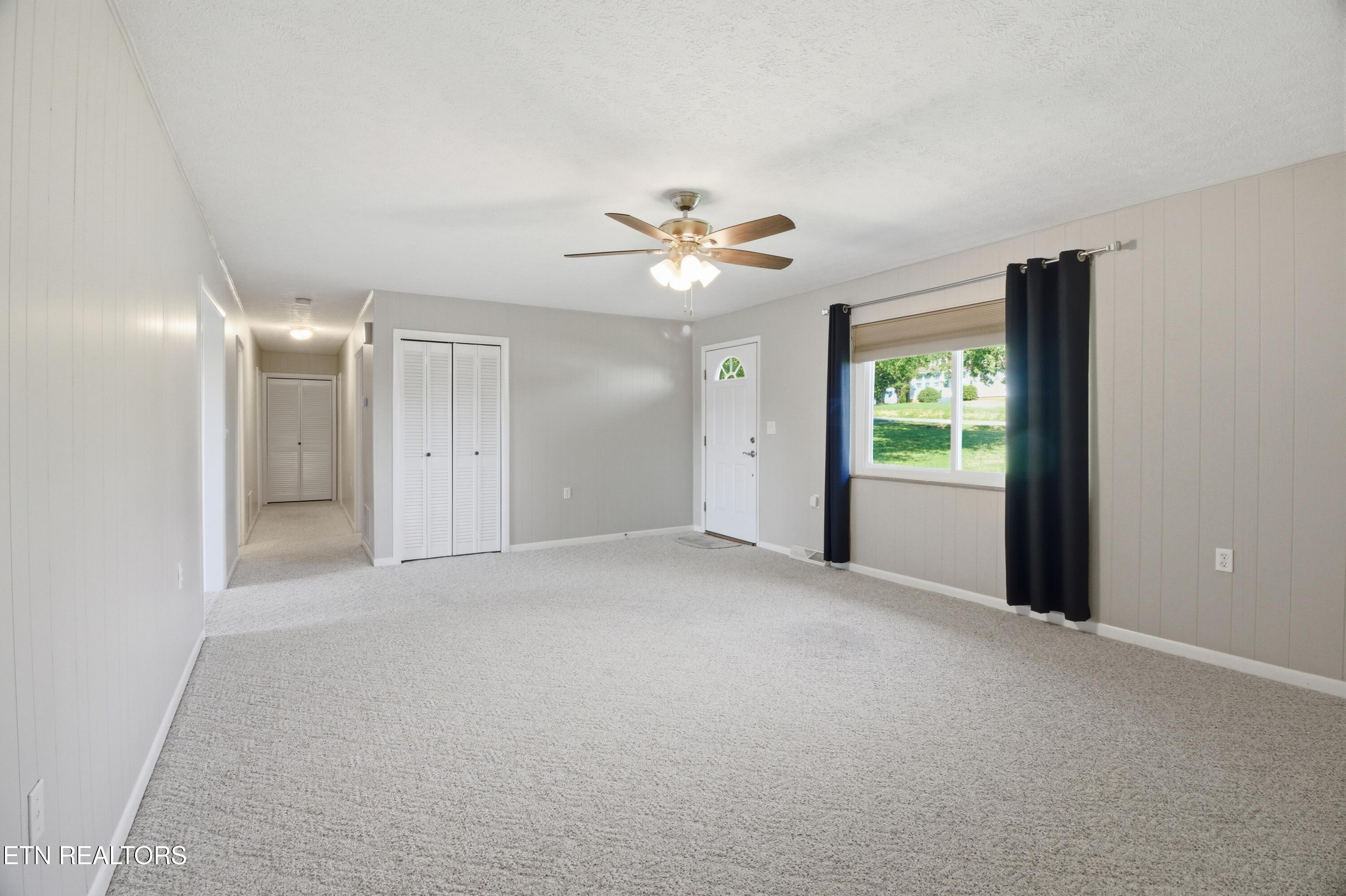 1518 E Brown School Rd