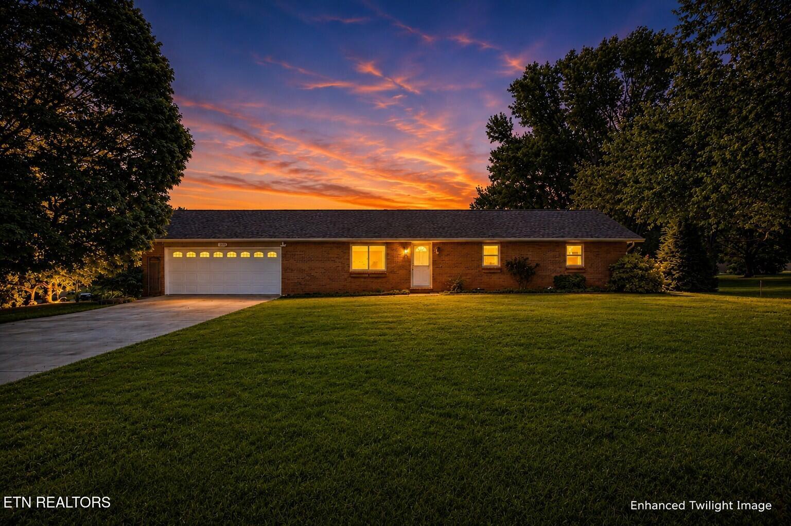 1518 E Brown School Rd