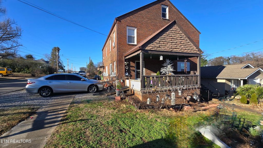 Photo of 324330 Cunningham St, Maryville, TN 37803 (MLS # 1325025)