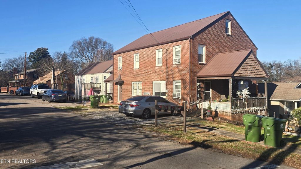 Photo of 324330 Cunningham St, Maryville, TN 37803 (MLS # 1325025)