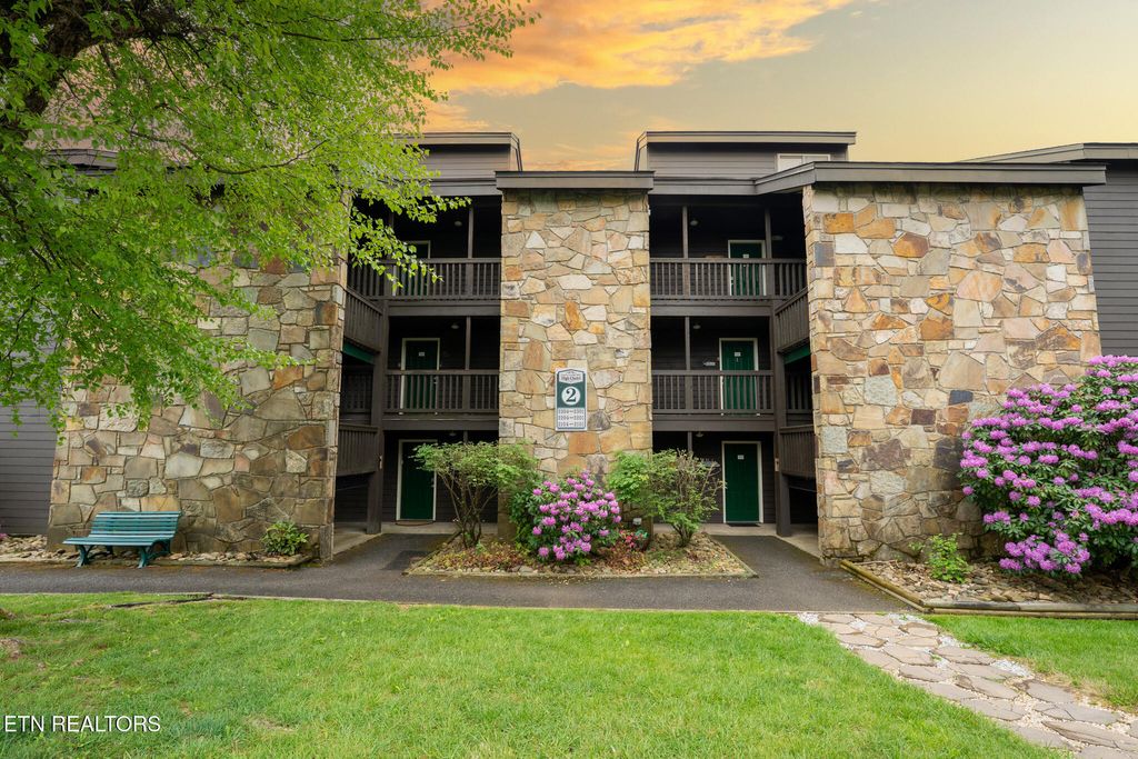 Photo of 1380 Ski View Drive #UNIT 2202, Gatlinburg, TN 37738 (MLS # 1338590)