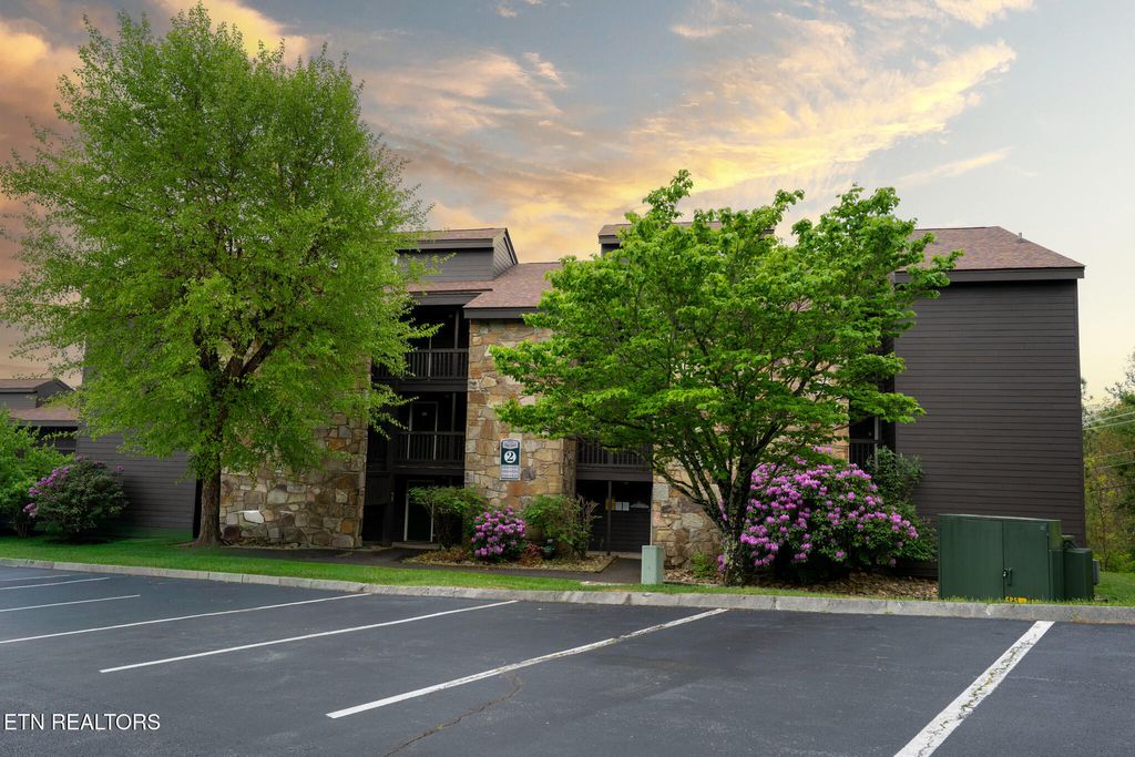 Photo of 1380 Ski View Drive #UNIT 2202, Gatlinburg, TN 37738 (MLS # 1338590)