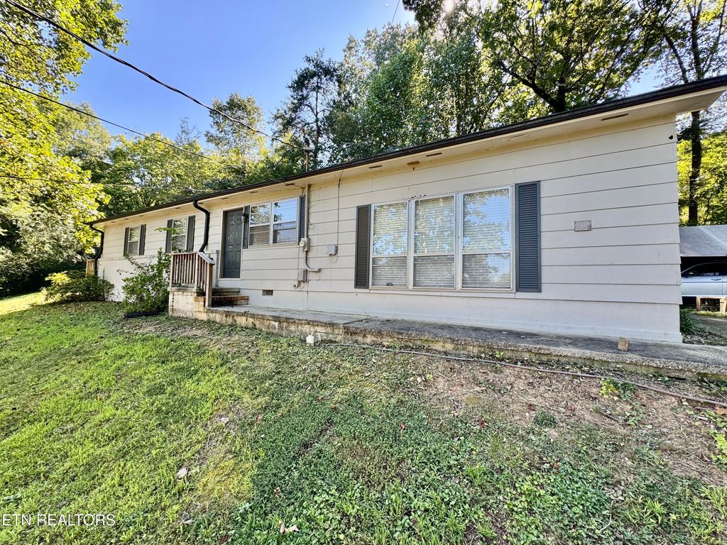 Photo of 128 Bettis Lane, Kingston, TN 37763 (MLS # 1313736)