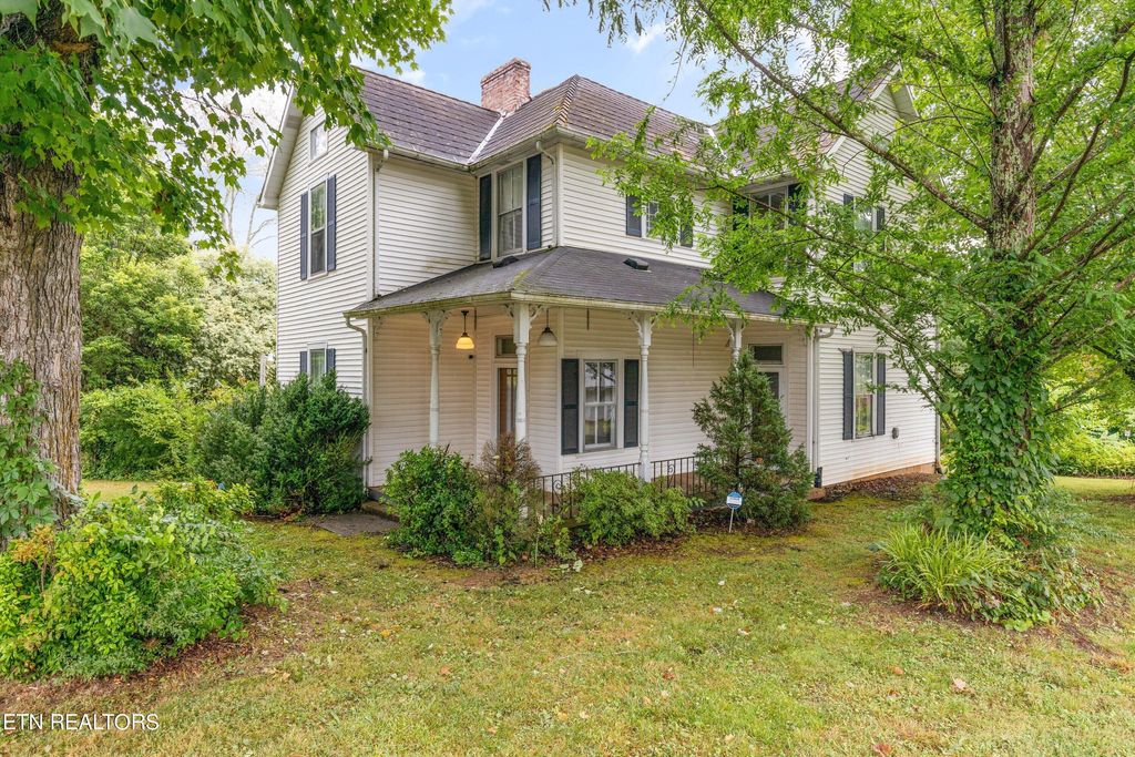 Photo of 105 McGoldrick Ave, Rutledge, TN 37861 (MLS # 1270279)