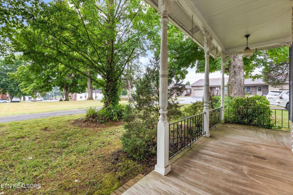 Photo of 105 McGoldrick Ave, Rutledge, TN 37861 (MLS # 1270279)