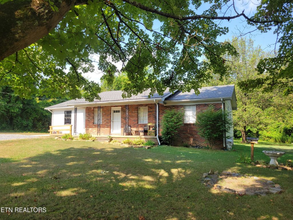 Photo of 225 Hitch St, Vonore, TN 37885 (MLS # 1270233)