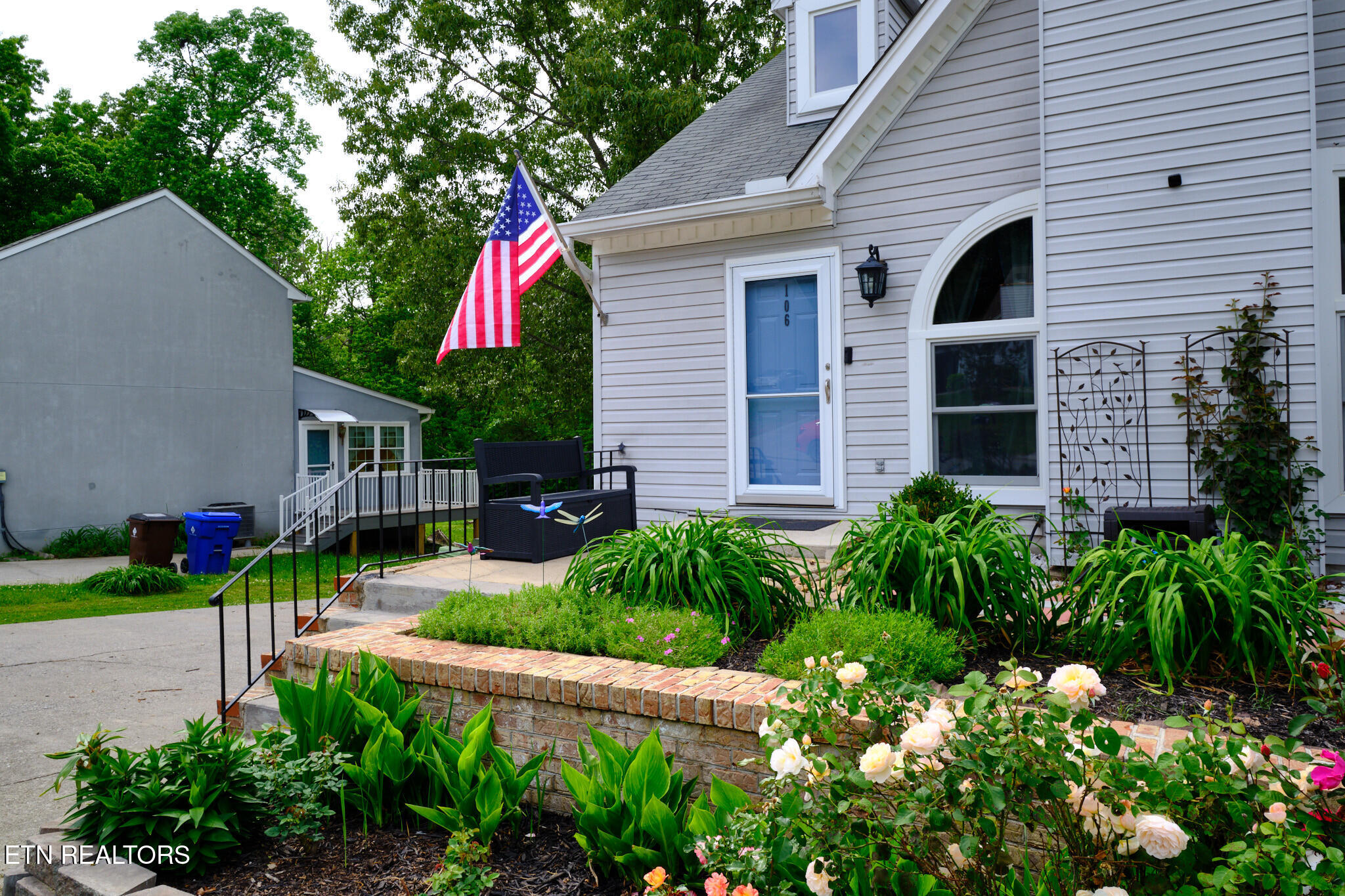 106 Hanover Place