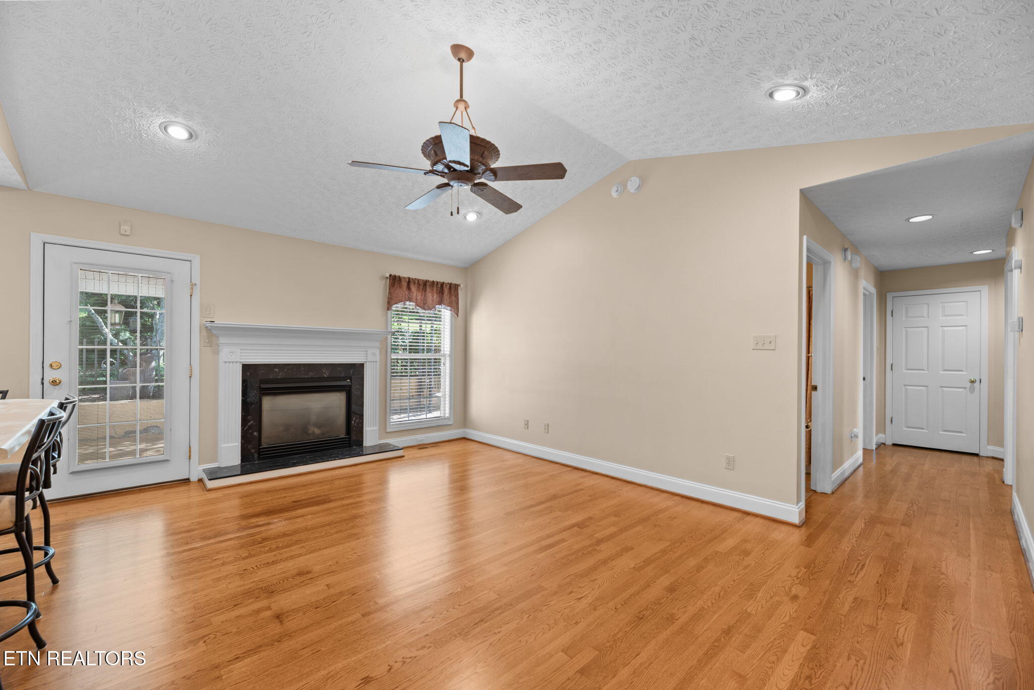 207 Laurel Rd