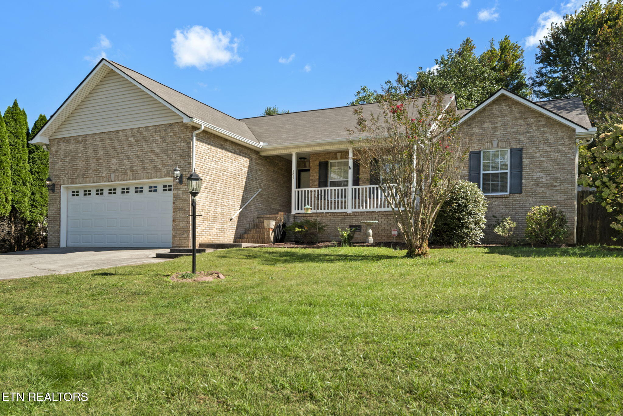207 Laurel Rd