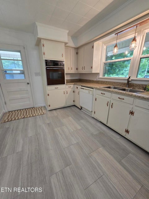 Tiny photo for 6117 Hills Creek Rd, McMinnville, TN 37110 (MLS # 1355817)