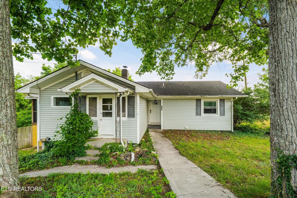Photo of 155 Kentucky Ave, Oak Ridge, TN 37830 (MLS # 1344763)