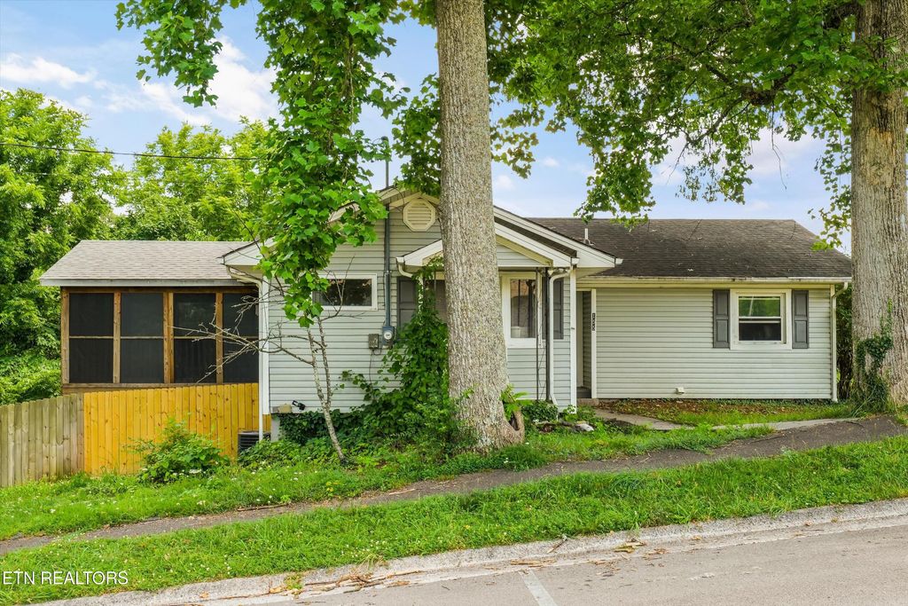 Photo of 155 Kentucky Ave, Oak Ridge, TN 37830 (MLS # 1344763)