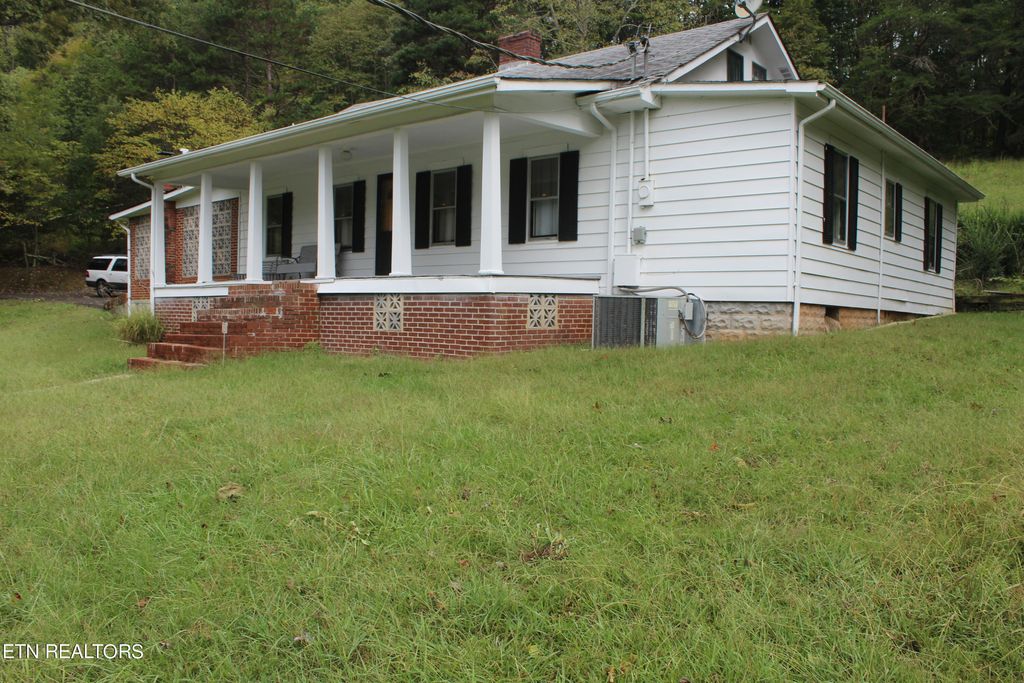 Photo of 3556 Lone Mountain Rd, New Tazewell, TN 37825 (MLS # 1278050)