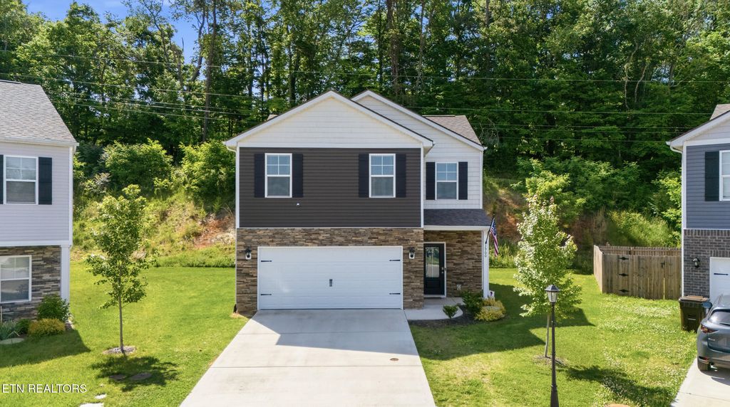 Photo of 2900 Bogart Lane, Knoxville, TN 37921 (MLS # 1340885)