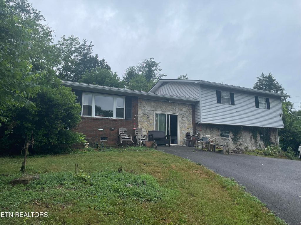 Photo of 287 Lone Mountain Rd, Tazewell, TN 37879 (MLS # 1309090)