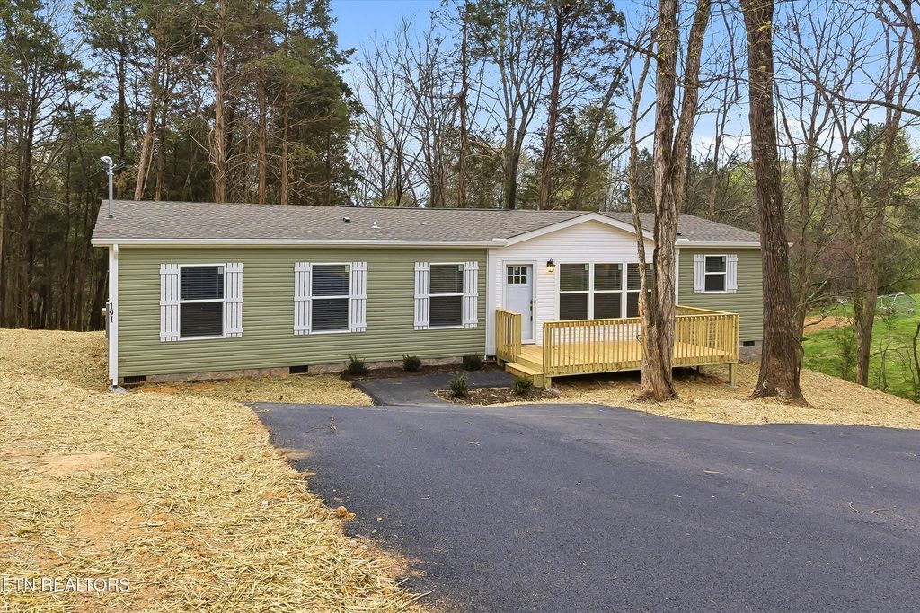 Photo of 191 Pinecrest Drive, Loudon, TN 37774 (MLS # 1334970)