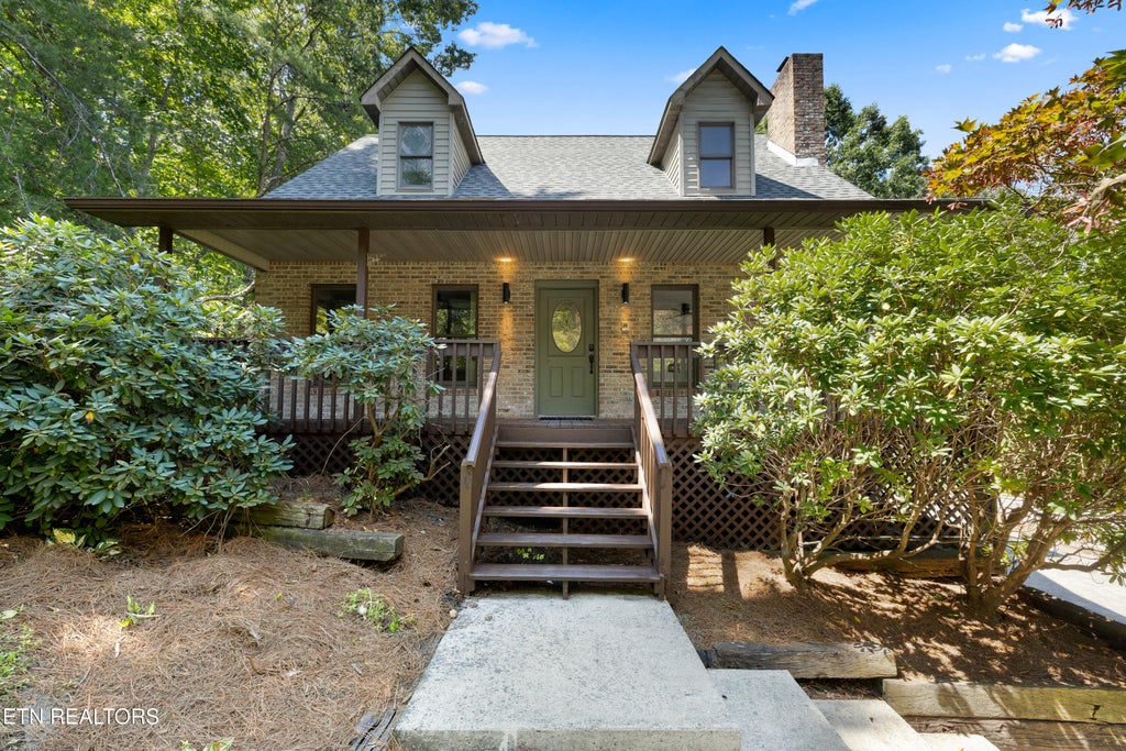 Photo of 208 Chestnut View Drive, Kingston, TN 37763 (MLS # 1353070)