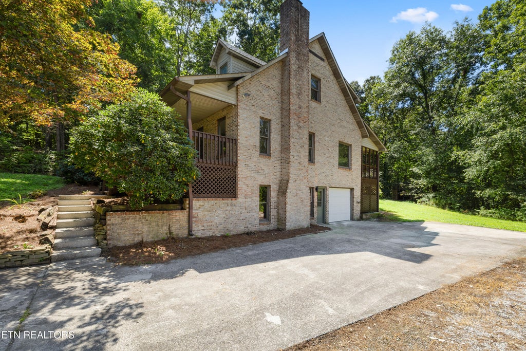 Photo of 208 Chestnut View Drive, Kingston, TN 37763 (MLS # 1353070)