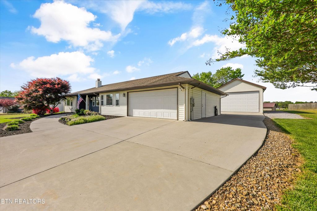 Photo of 1631 Sams Drive, Dandridge, TN 37725 (MLS # 1337339)