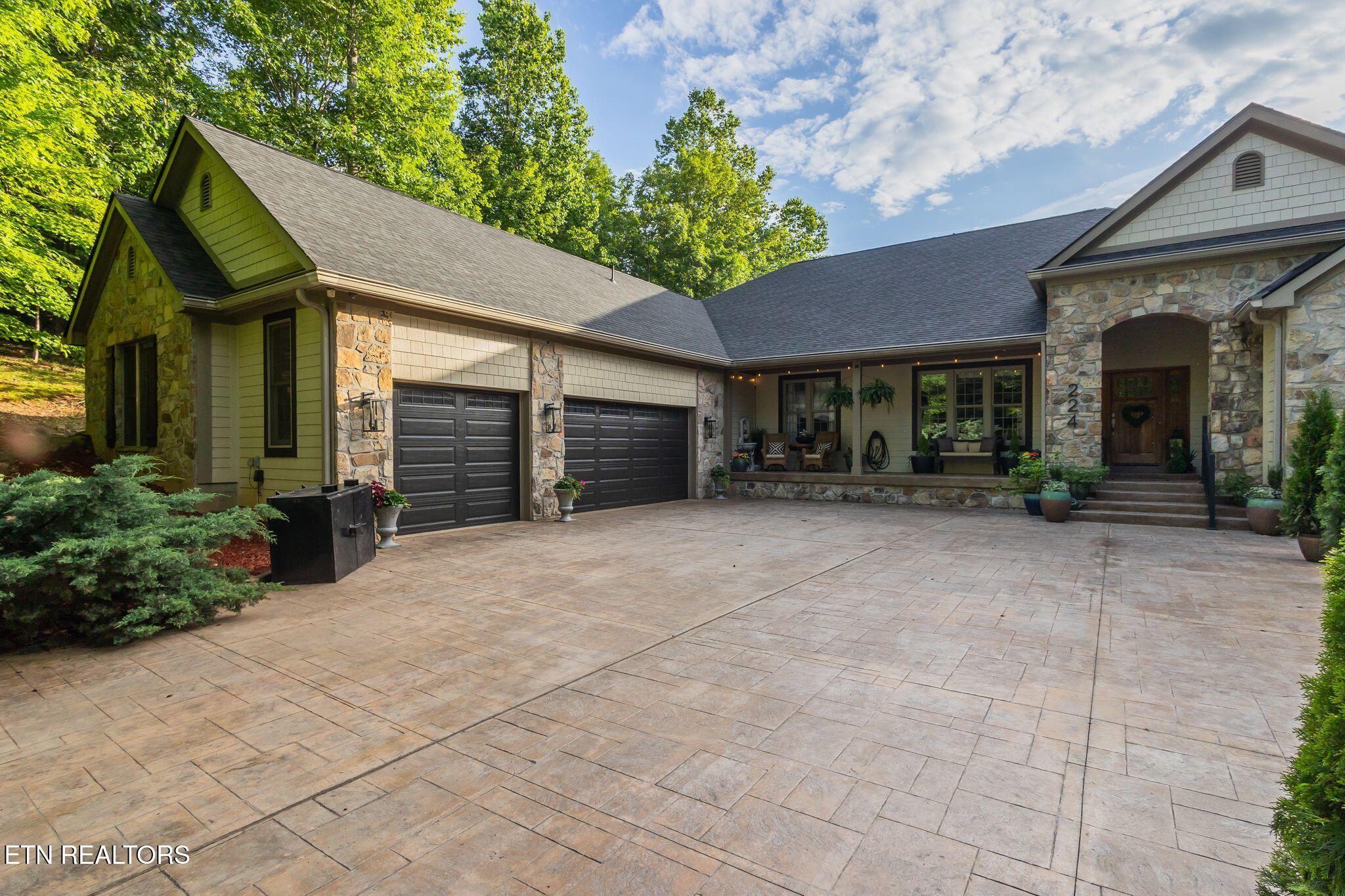 224 Burning Oaks Drive