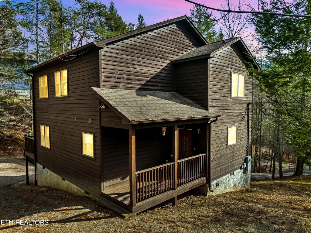 Photo of 319 Rainbow Circle, Townsend, TN 37882 (MLS # 1326458)