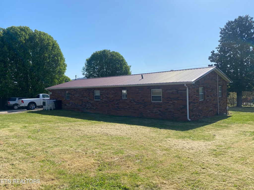 Photo of 225 Whitaker St, Tazewell, TN 37879 (MLS # 1259281)