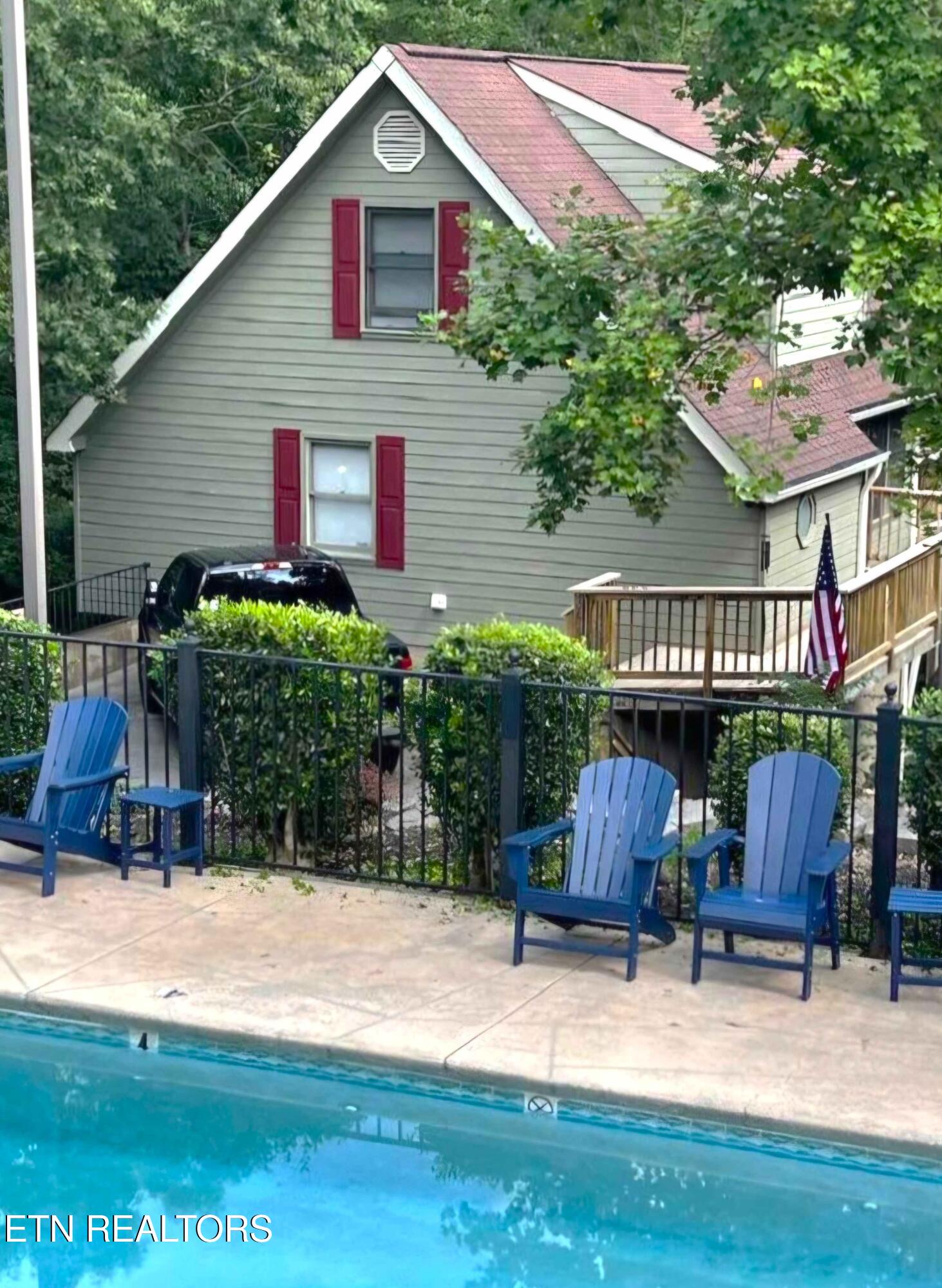 333 Woodridge Way