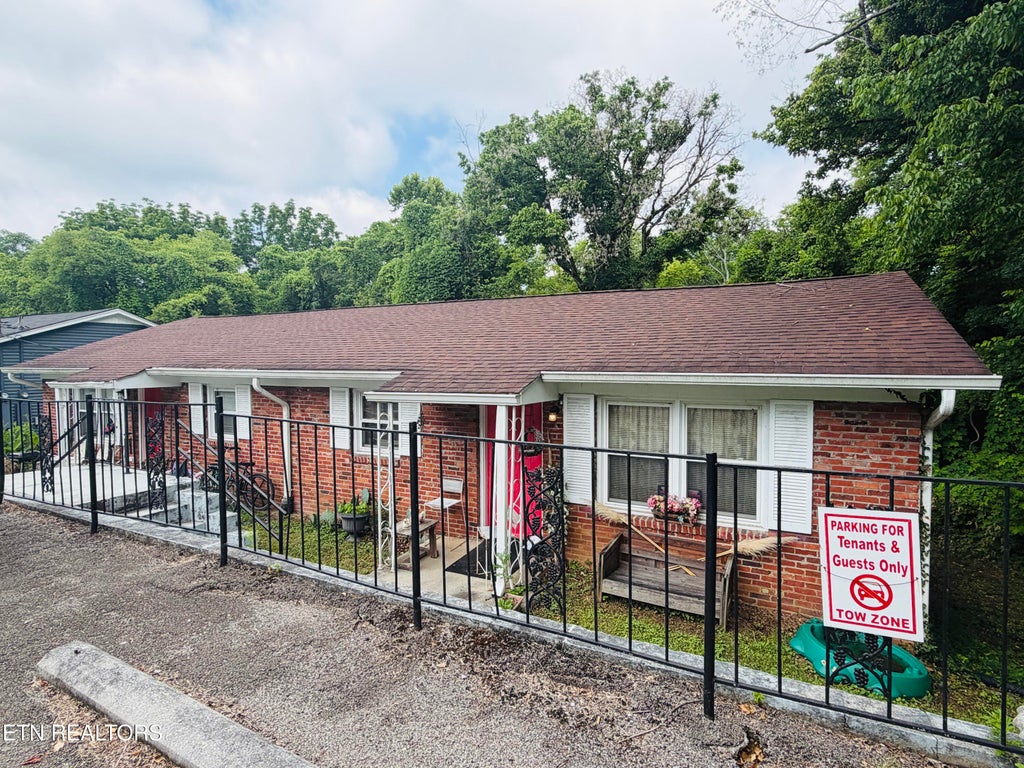 Photo of 927 Biddle St, Knoxville, TN 37914 (MLS # 1344412)
