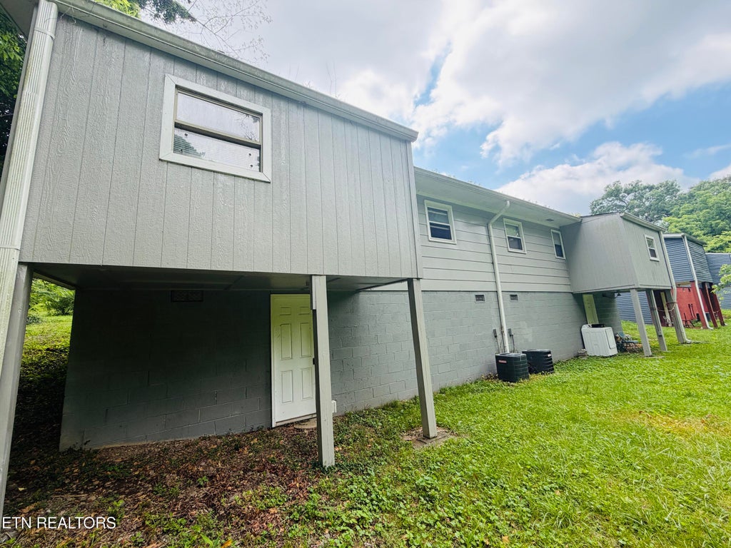 Photo of 927 Biddle St, Knoxville, TN 37914 (MLS # 1344412)