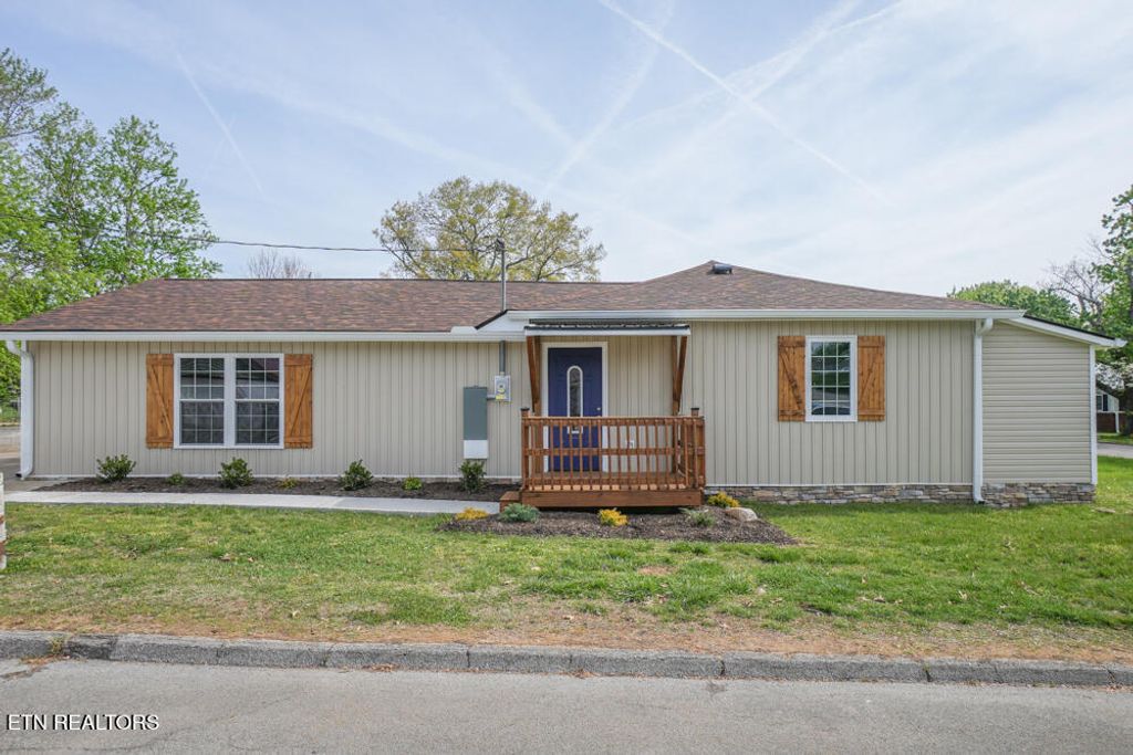 Photo of 863 Cedar St, Alcoa, TN 37701 (MLS # 1335463)