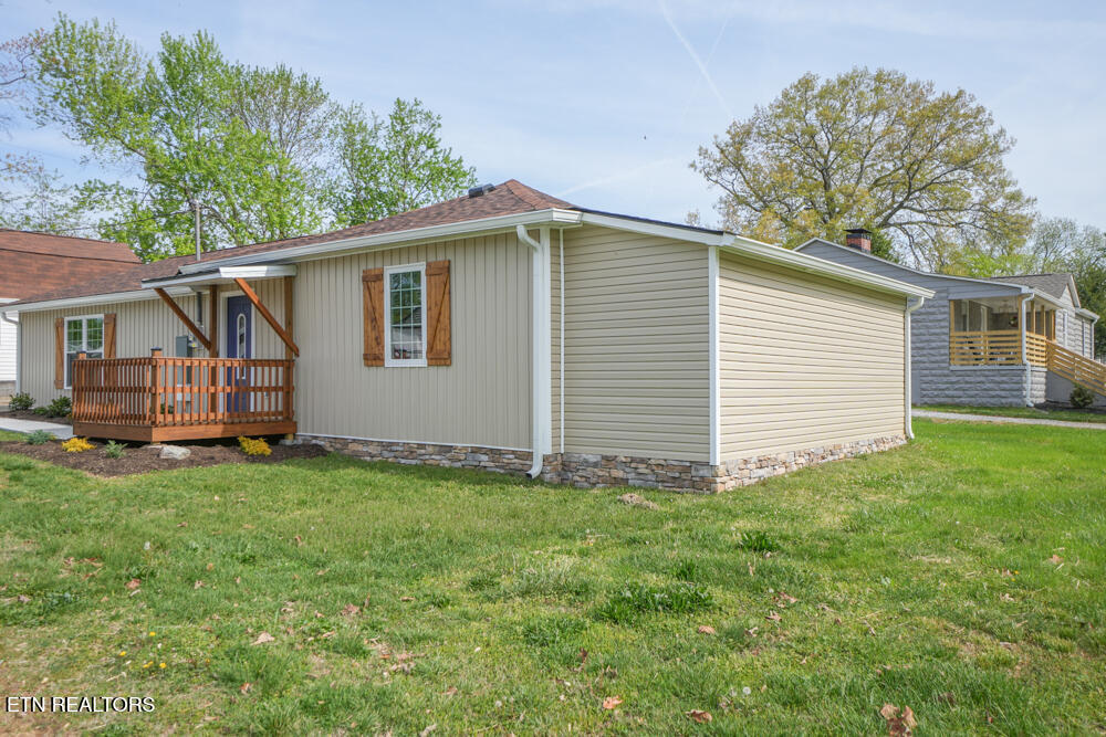 863 Cedar St