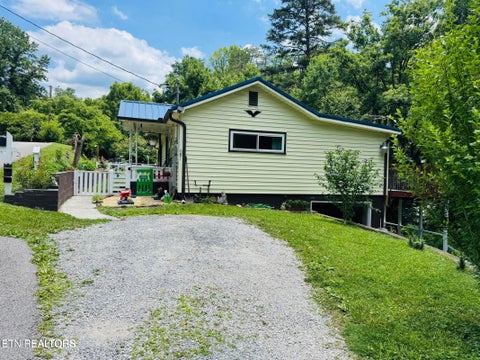 Tiny photo for 681 Island Cove Rd, Rocky Top, TN 37769 (MLS # 1359287)