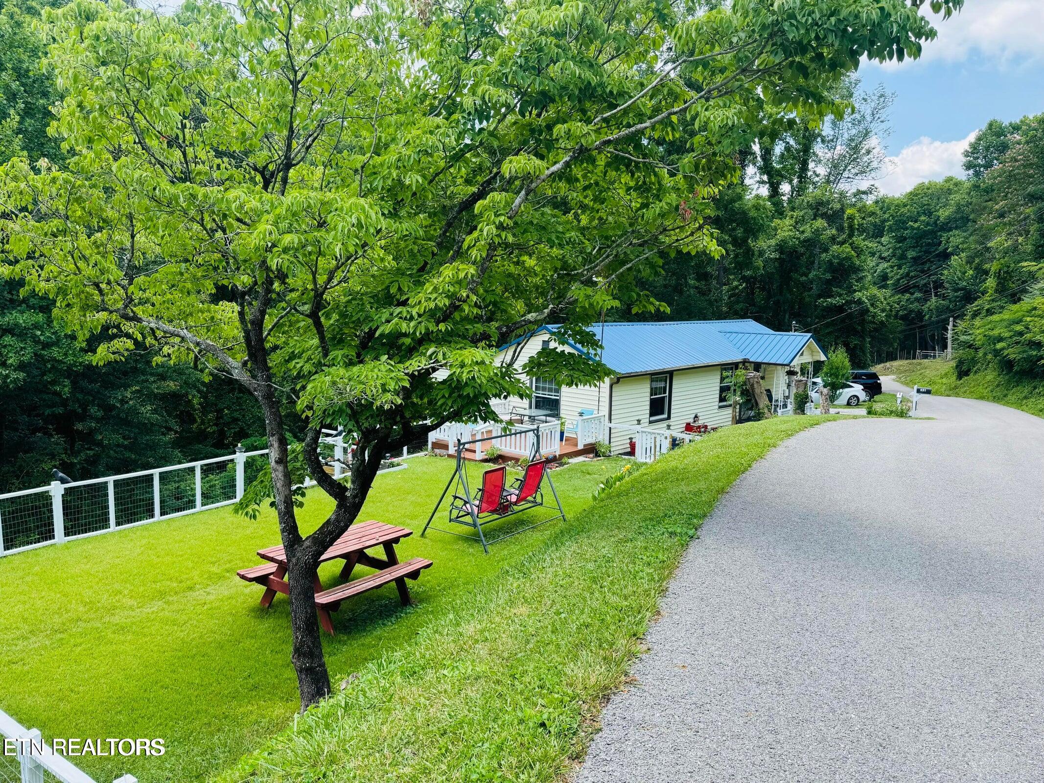 681 Island Cove Rd