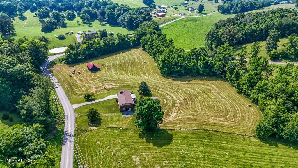 Photo of 1670 Bowen Rd, Rutledge, TN 37861 (MLS # 1304017)