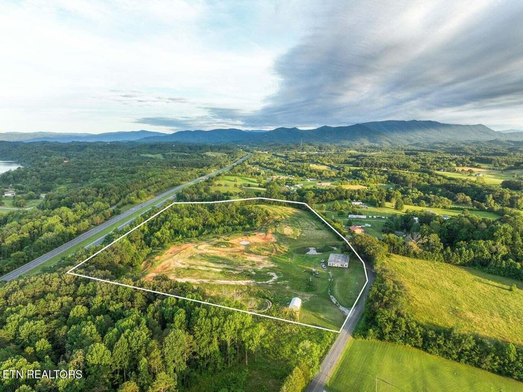 Photo of 1076 Old Newport Hwy, Dandridge, TN 37725 (MLS # 1295235)