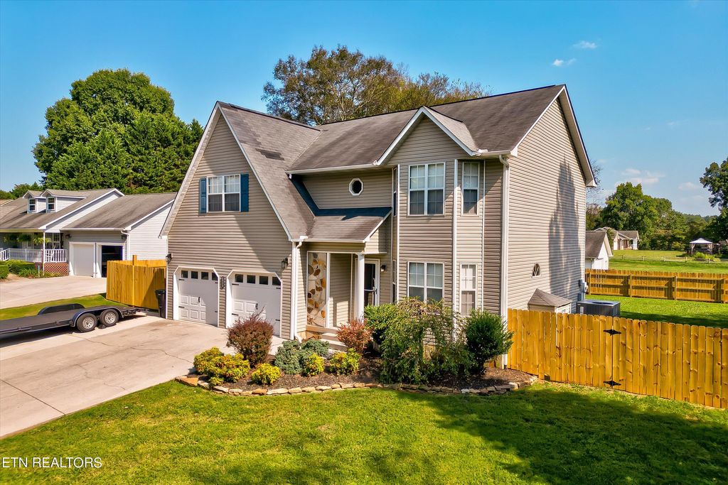 Photo of 2617 W Old Topside Rd, Louisville, TN 37777 (MLS # 1274745)