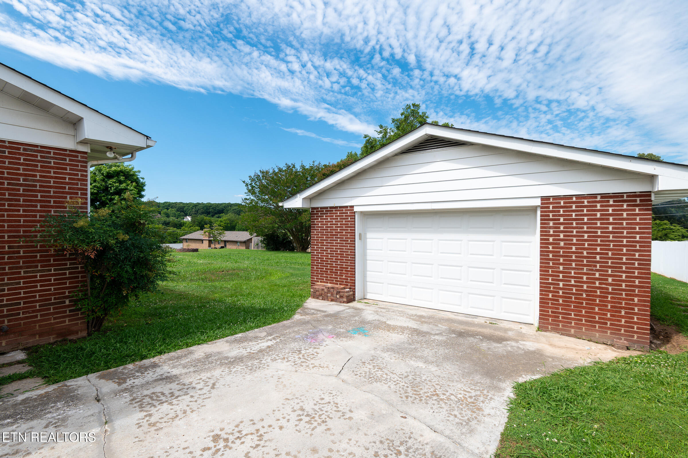 1886 E Brown School Rd - Photo 3