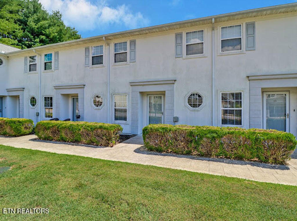 Photo of 102 Village Trace #APT 14, Kingston, TN 37763 (MLS # 1312409)