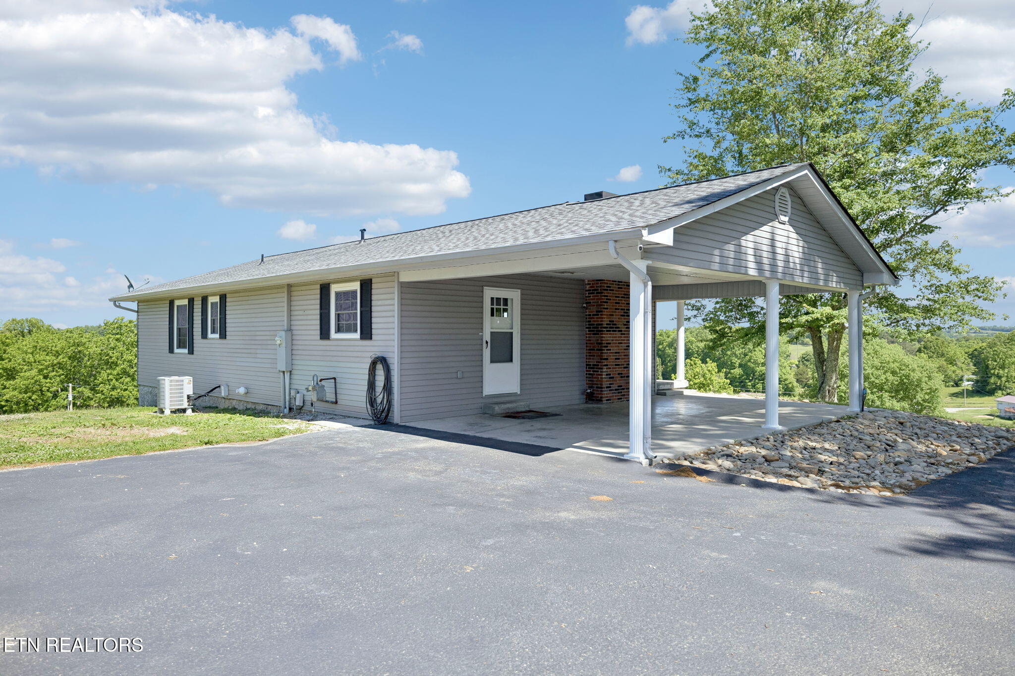 2245 Pinecrest Rd