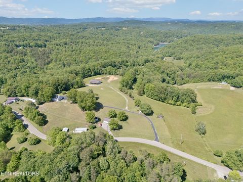 Photo of 2245 Pinecrest Rd, Jacksboro, TN 37757 (MLS # 1342176)