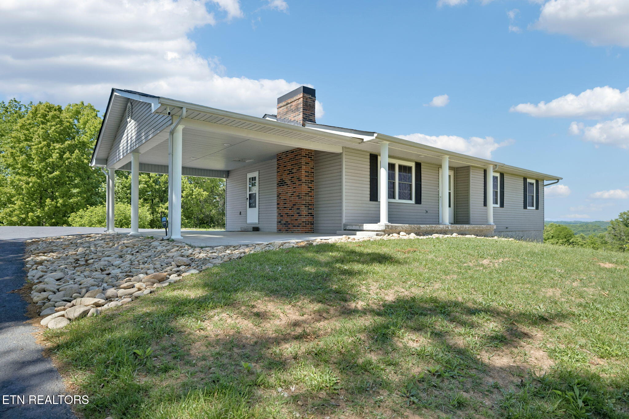 2245 Pinecrest Rd